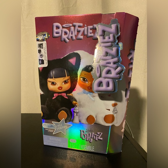 Bratziez Keychain Mystery Box - Picture 3 of 5